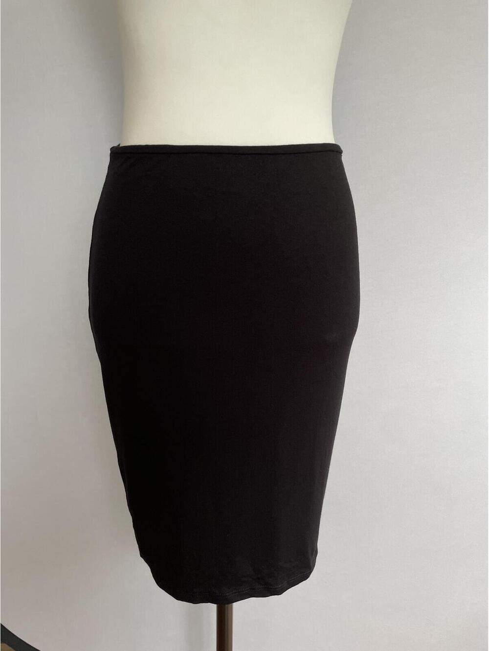 Lulus black knee-length pencil skirt Size Medium